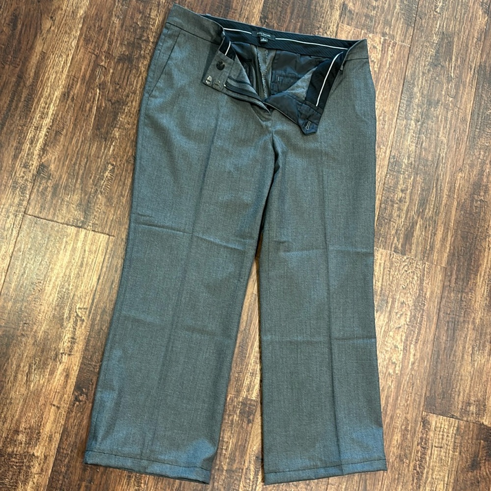Ann Taylor Kate Fit Women’s Grey Size 12 Wide Leg Slacks